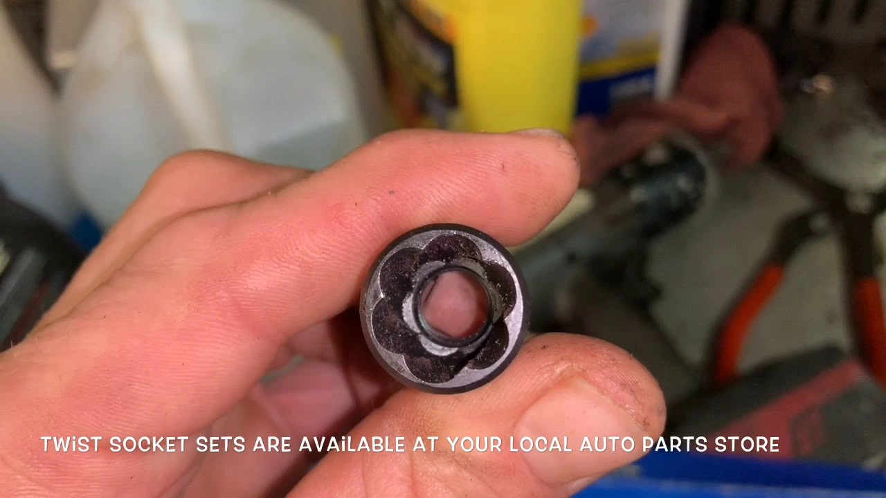 Comparison of tortor bit and star bit tools for effectively removing a stuck oil drain plug